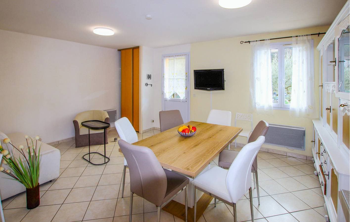 Foto 5 von 21: Gemütliche Wohnung mit Pool und Garten, nahe dem Stadtzentrum