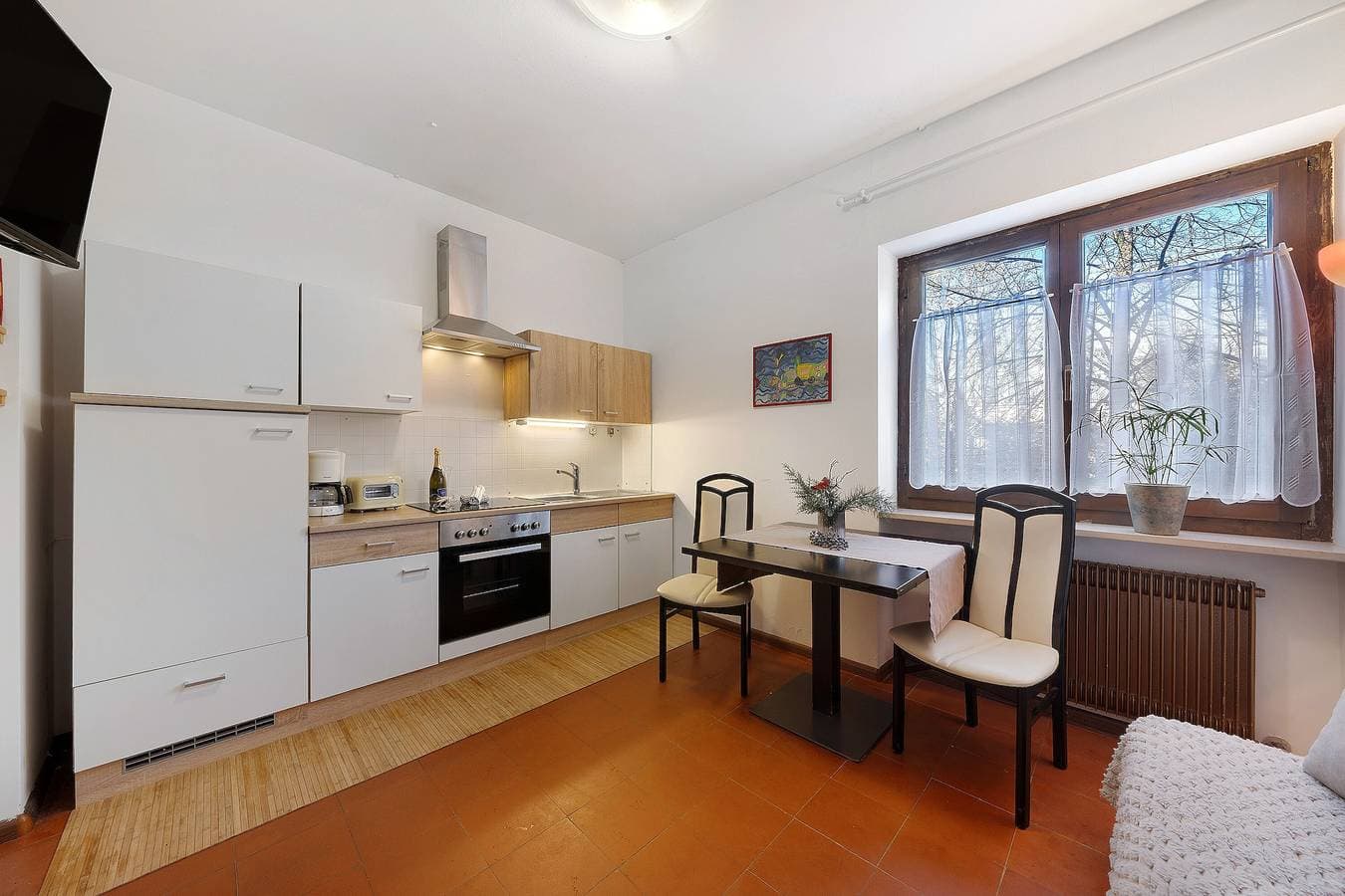 Foto 2 von 18: Apartment 'Katharina' mit Gemeinschaftspool, Gemeinschaftsgarten und WLAN