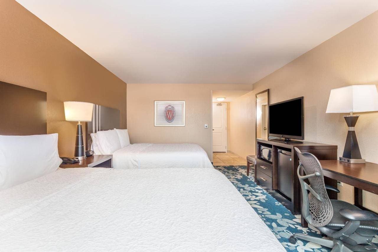Foto 7 von 32: Hampton Inn & Suites Madison Downtown