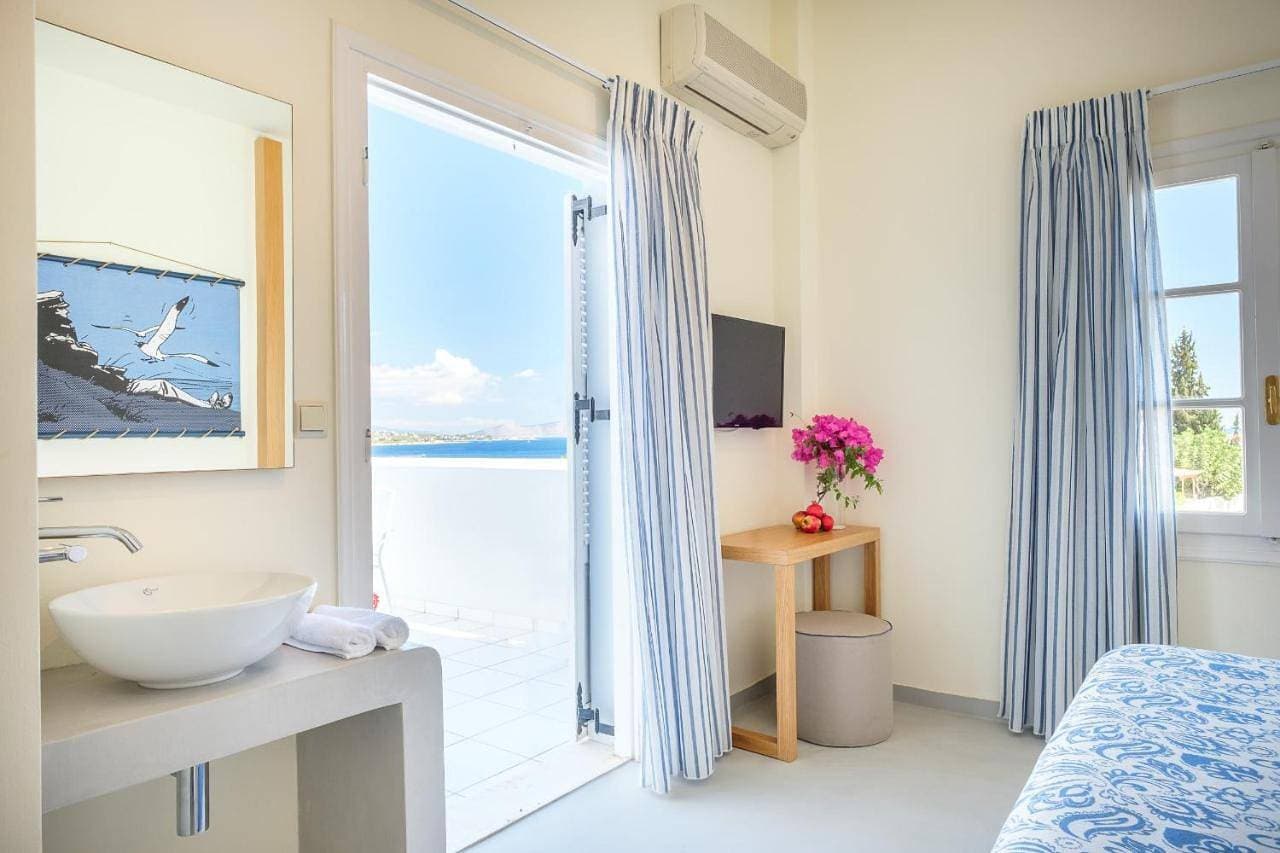 Foto 6 von 21: Double Room with Balcony and Sea View