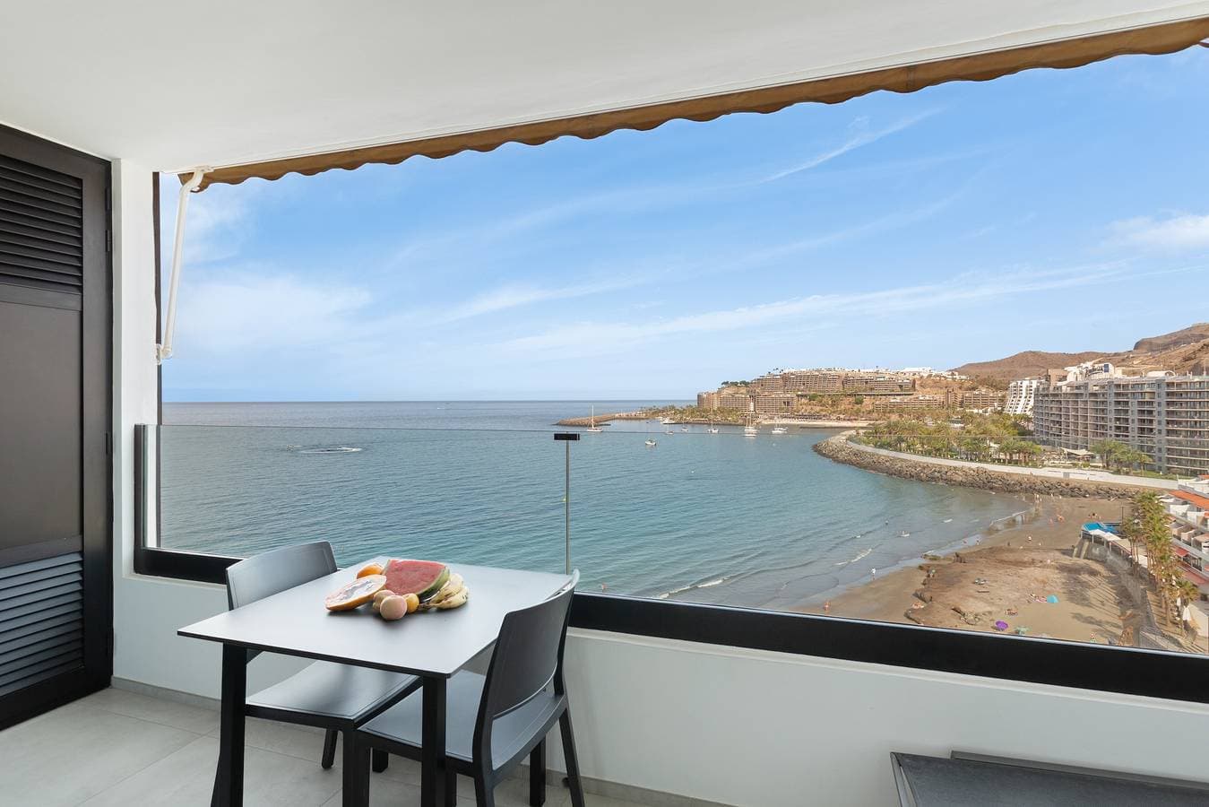 Ocean wave retreat 1