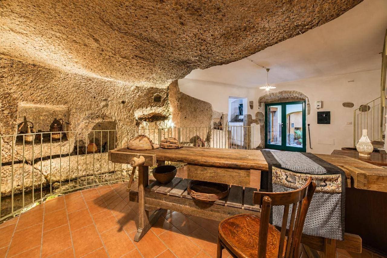 Sardinian Gallery Fonte 1