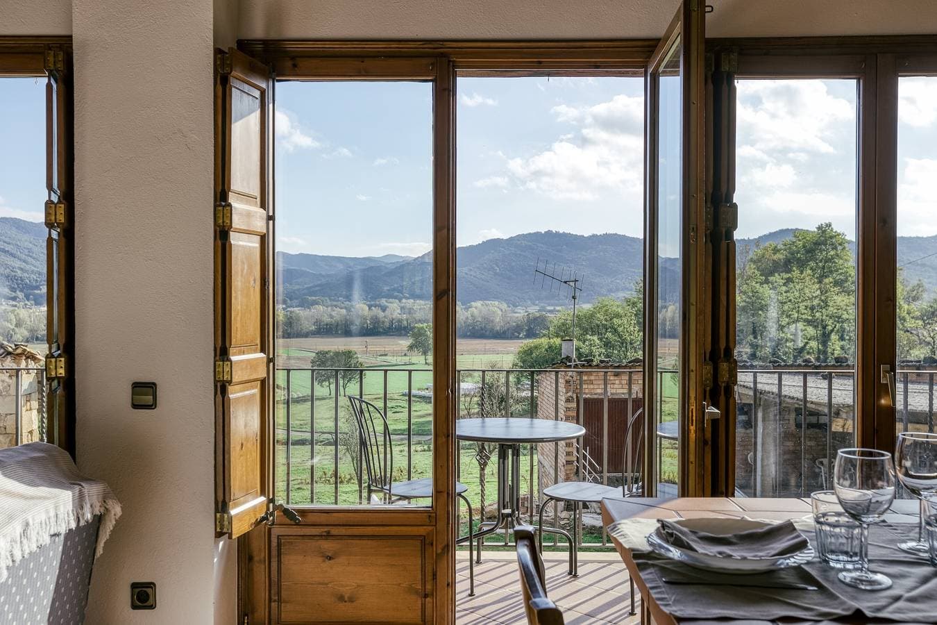Foto 8 von 32: Ferienhaus 'La Cabanya De La Rovira - Dalt' mit Bergblick, privater Terrasse und Wi-Fi