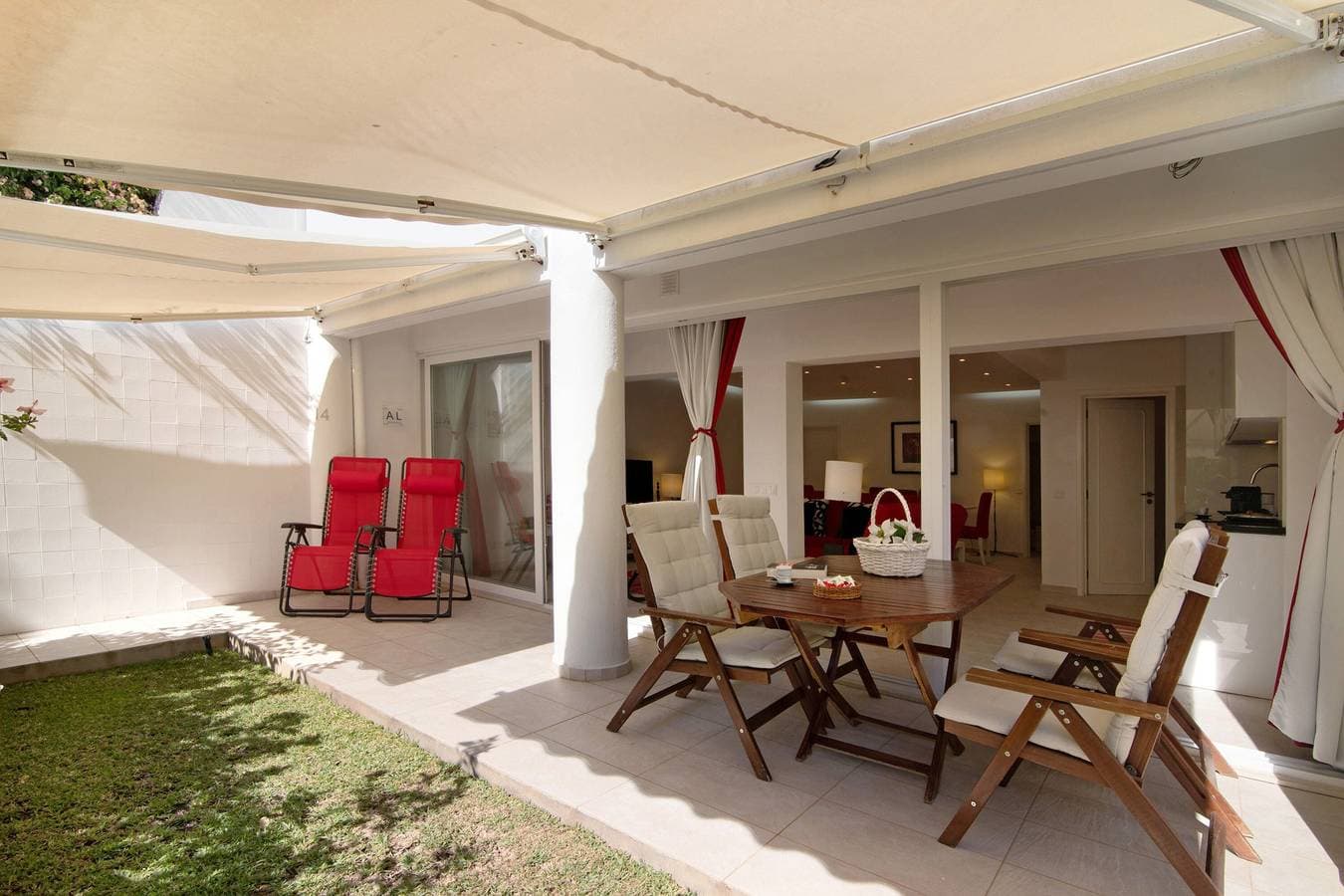 Foto 2 von 36: Ferienwohnung 'Große Wohnung in Vale do Lobo' mit privatem Garten und WLAN