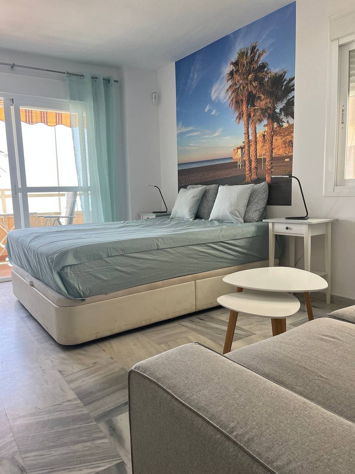 Foto 4 von 25: Ferienwohnung "Studio 1 - Sea Front" in Strandnähe mit Meerblick, Balkon, Terrasse & Garten