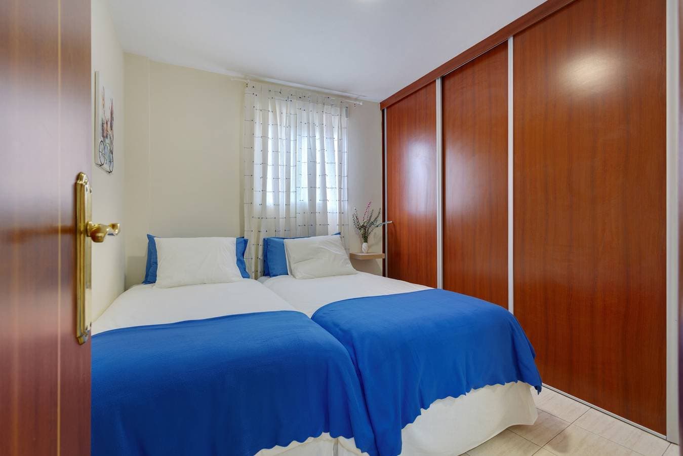Foto 13 von 30: Ferienwohnung 'Luxury Ático Plaza' mit Bergblick, privater Terrasse und WLAN