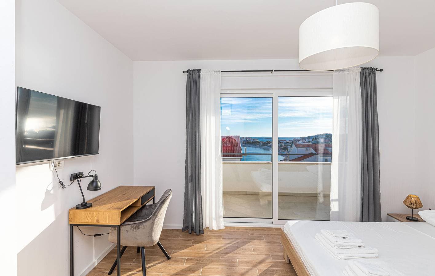 Foto 10 von 40: Wohnung am Meer mit Pool, Küche und Garage – 2,5 km bis zur Küste