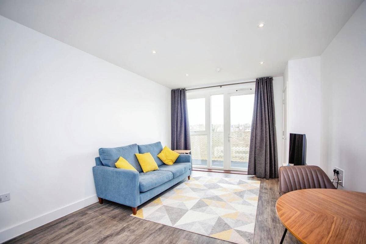 1-Bed Flat in Rochester Riverside 1