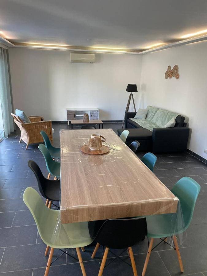 Foto 4 von 23: Three-Bedroom House