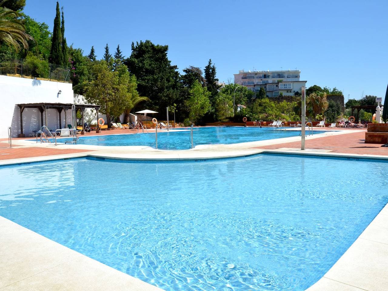 Modernes, komfortables Appartementhaus Duquesa de España 1