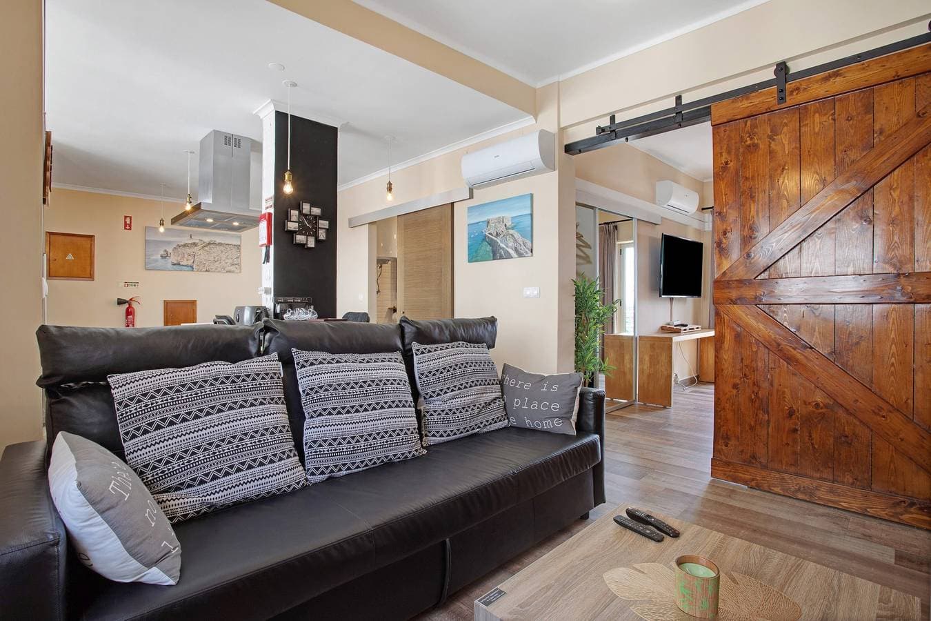 Foto 4 von 26: Ferienwohnung 'Home Away From Home' mit Balkon und WLAN