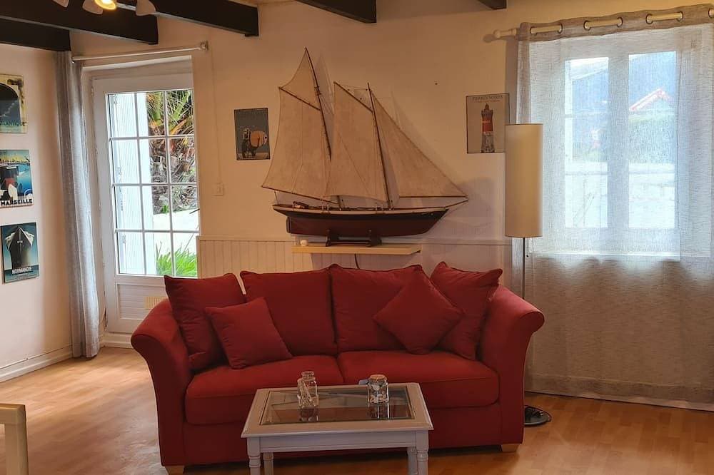 Petite Maison Proche Bourg et à 4km des Plages de Sable Blanc 1