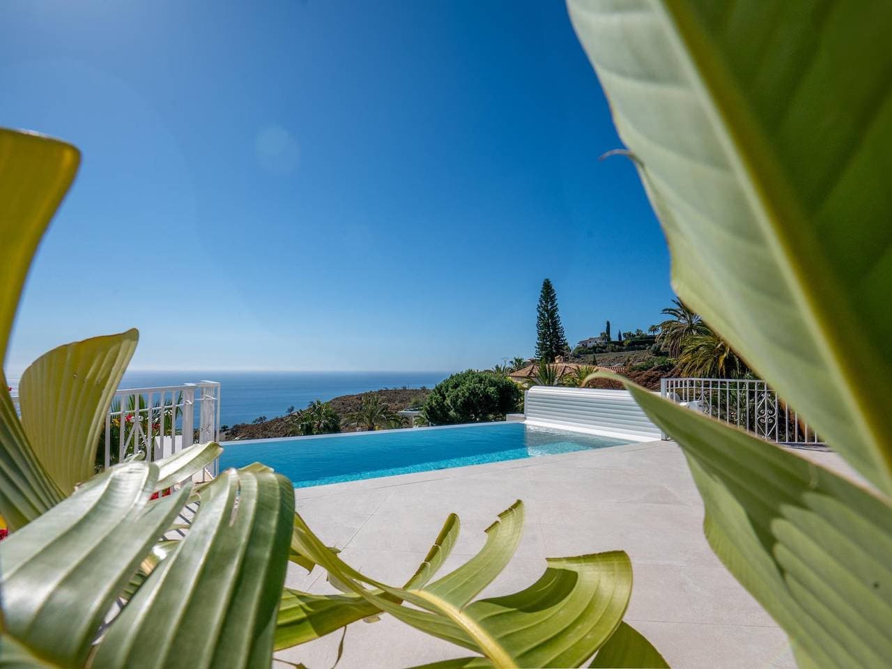 Foto 4 von 35: Luxusvilla mit Jacuzzi.