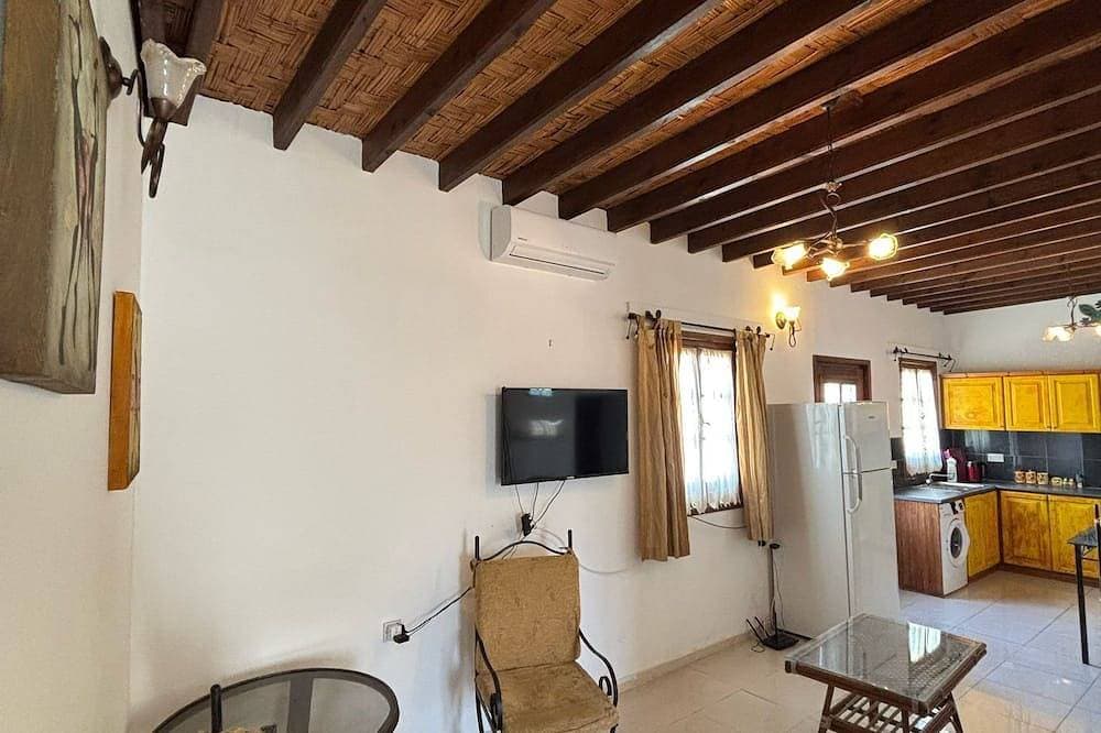 Foto 11 von 22: Charming 2-bedroom house with WiFi, in Harbour Girne