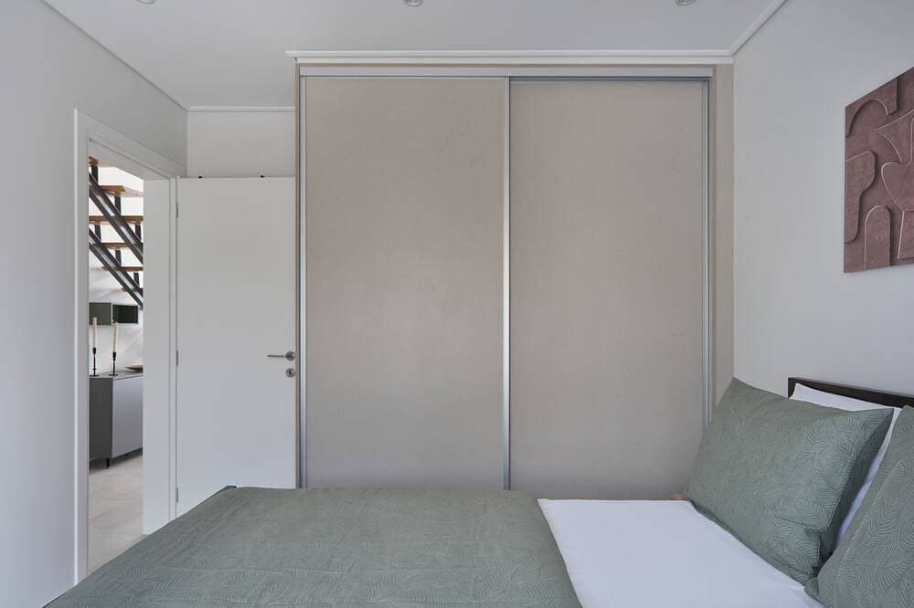 Foto 6 von 22: Nisis II – Urban Loft Surrounded by Nature