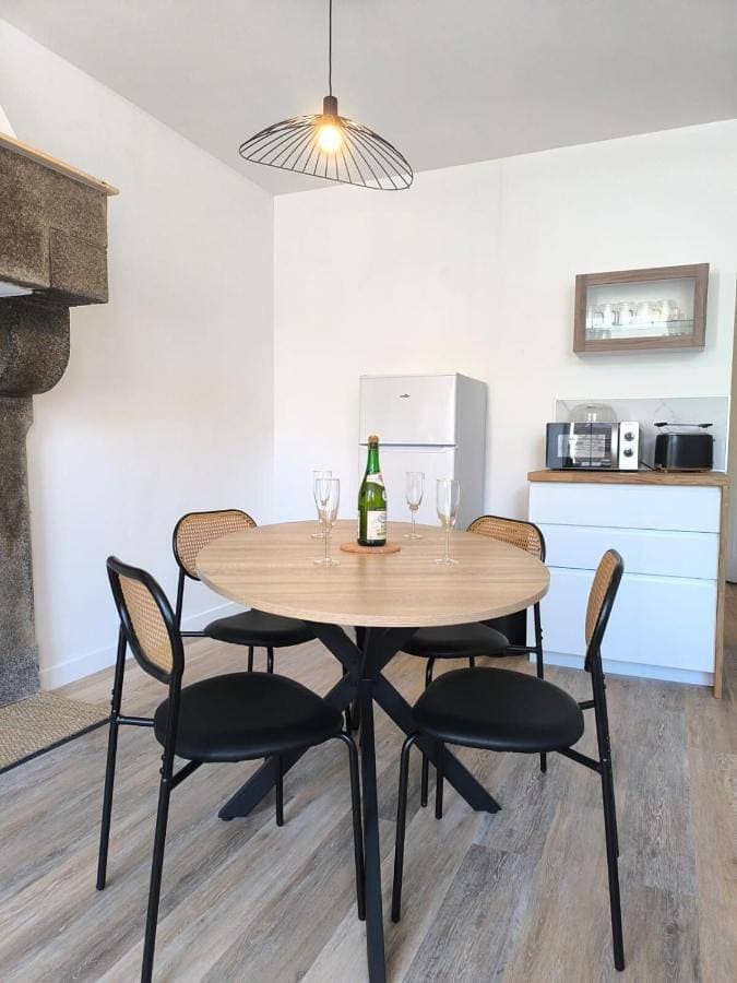Foto 4 von 34: Two-Bedroom Apartment