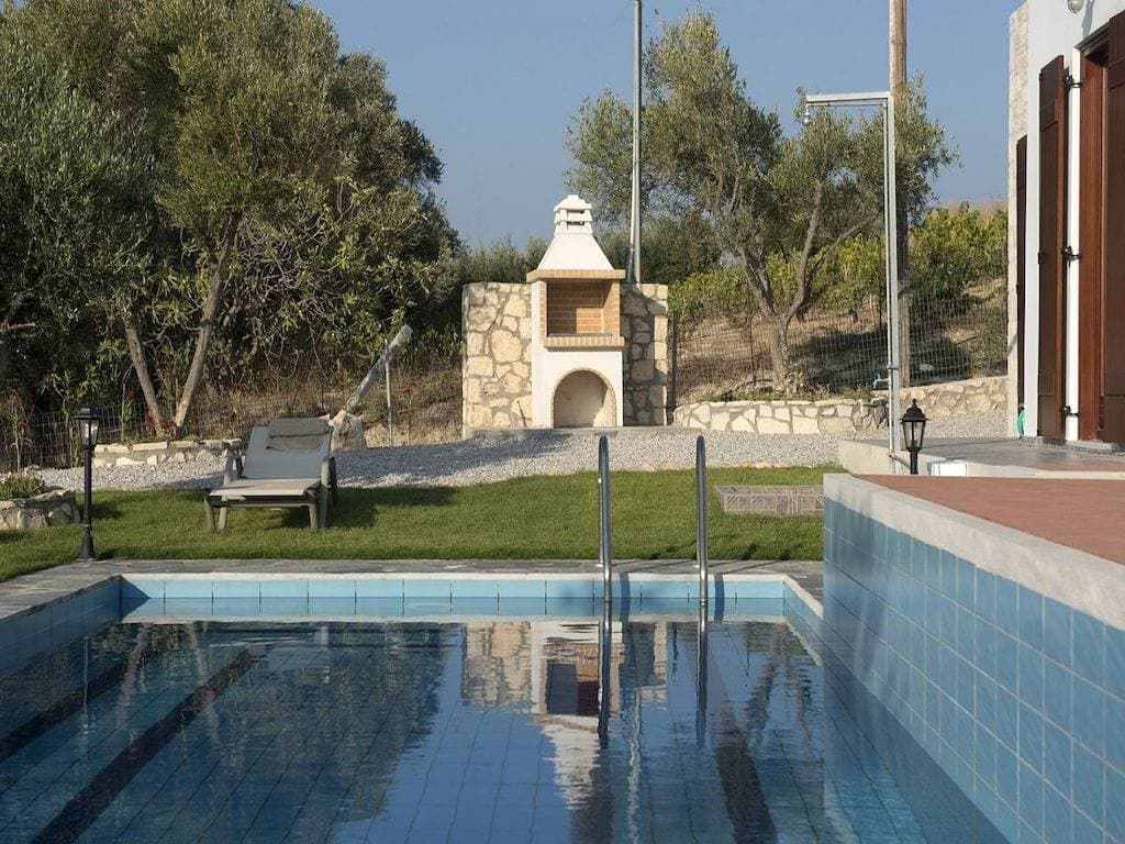 Foto 4 von 43: Villa in Kyrianna mit Schwimmbecken