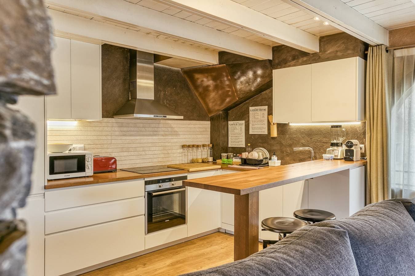 Foto 11 von 36: Ferienwohnung 'Comanegra' mit Bergblick, Wi-Fi und Klimaanlage