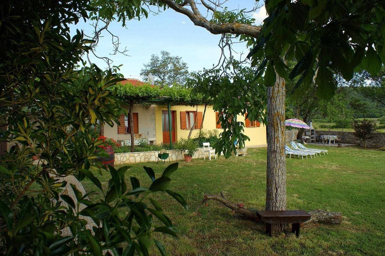 Charmantes Ferienhaus In Bartići Mit Terrasse 1