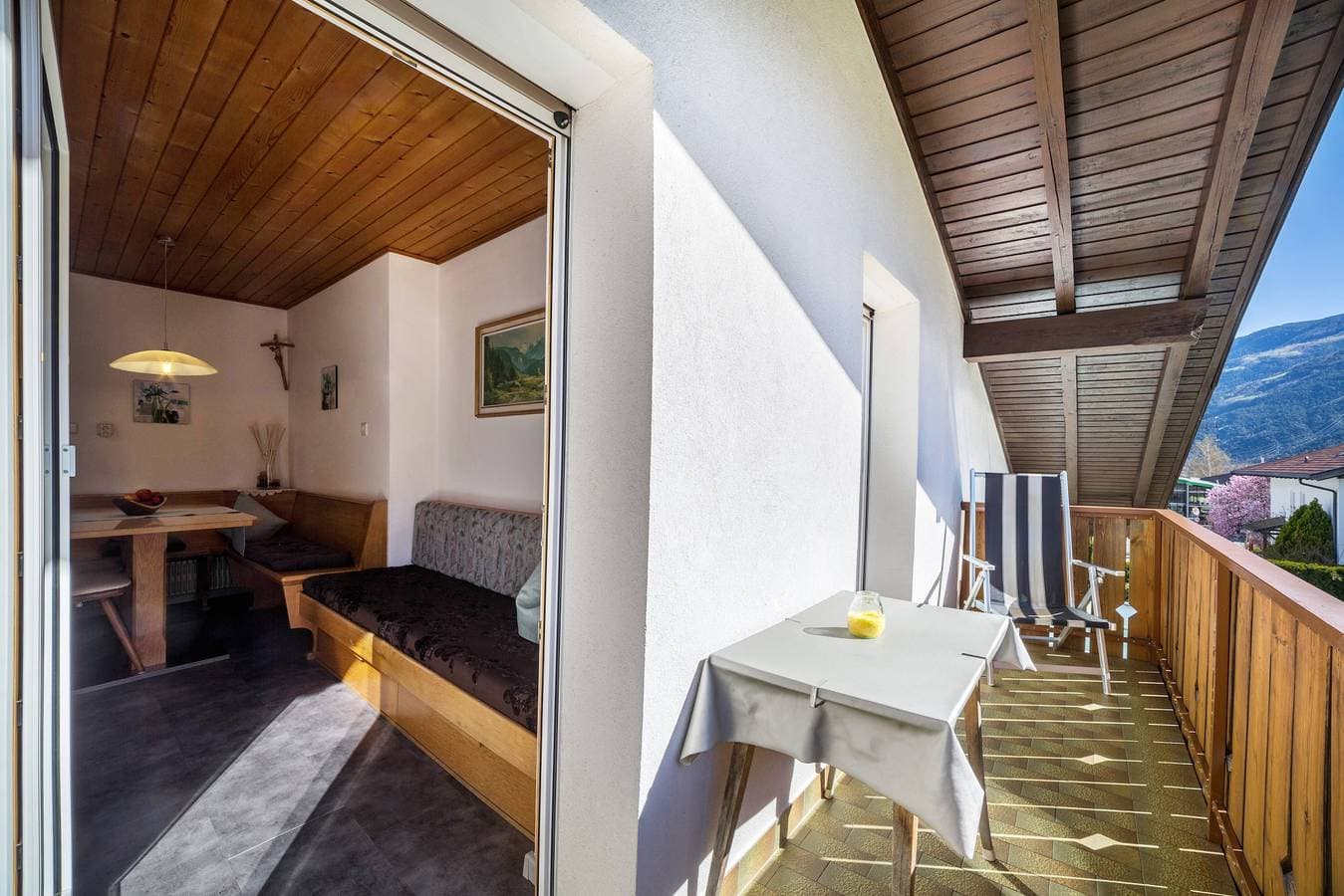 Foto 4 von 23: Ferienwohnung 'Typ A Pöder's Haus' mit Bergblick, Gemeinschaftsgarten und WLAN