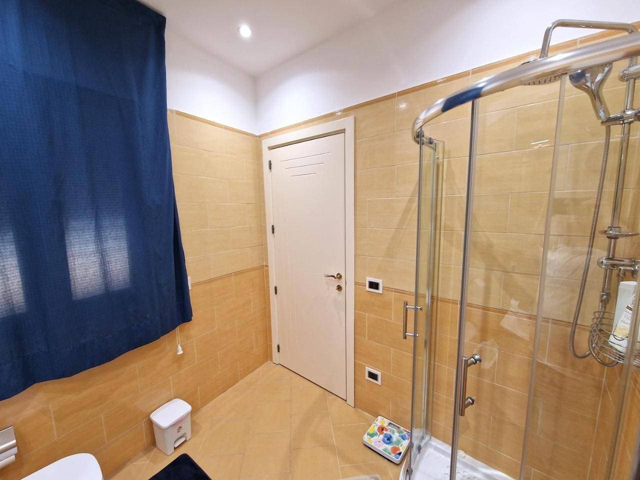 Foto 7 von 12: Double Room with Private Bathroom