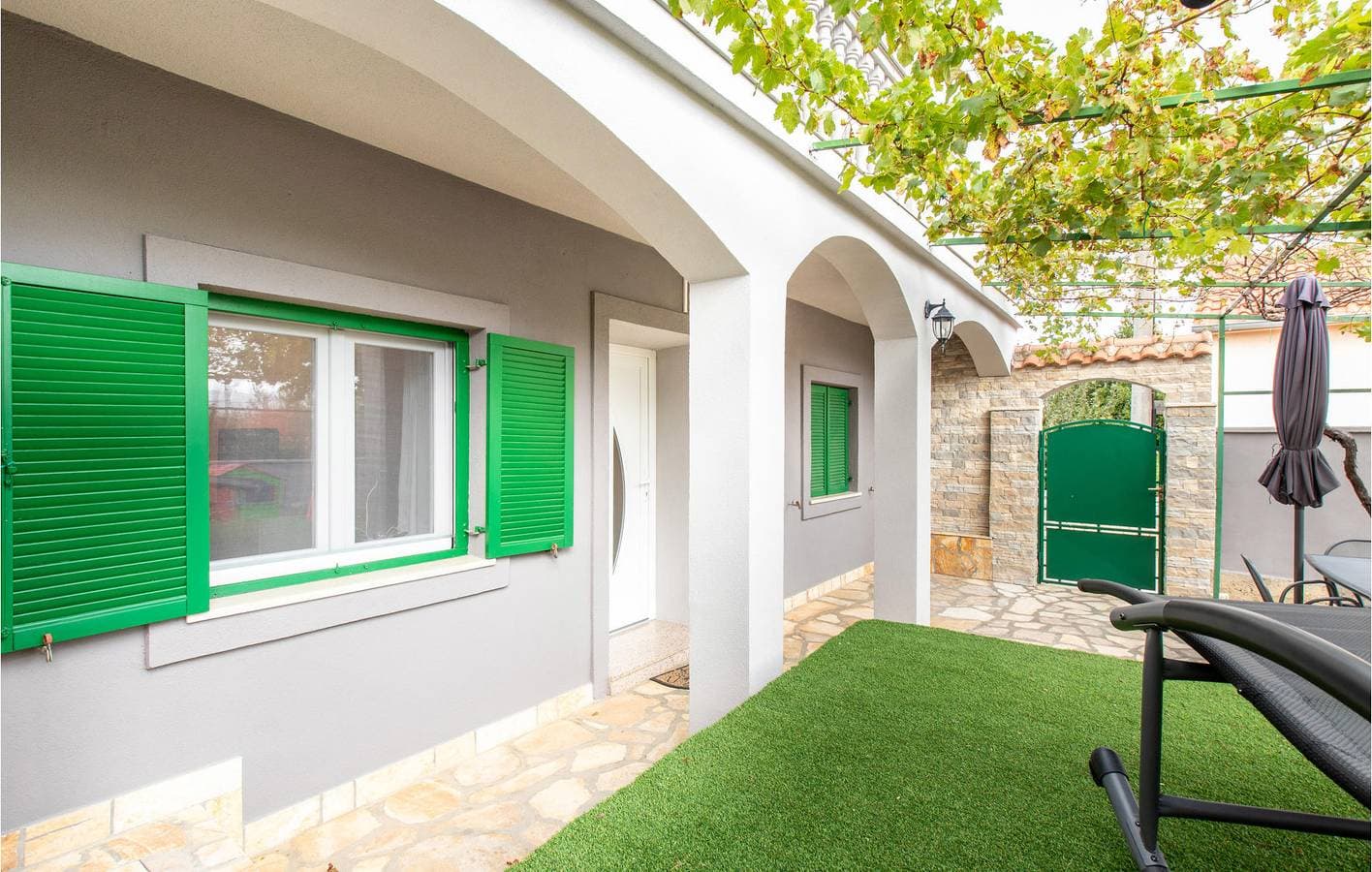 Foto 9 von 20: Gemütliche Ferienwohnung mit Meerblick, Terrasse, WLAN und Küche – 1 km von der Küste entfernt