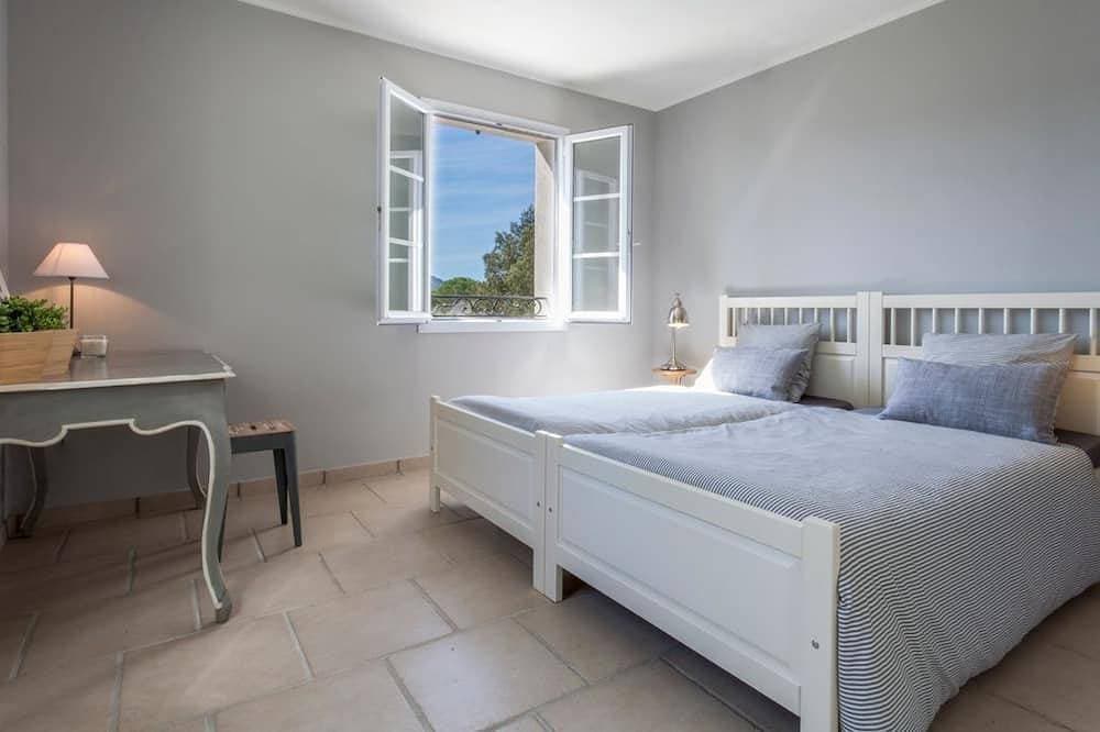 Foto 2 von 22: Villa Olea - Vier Schlafzimmer Villa, Schläft 8