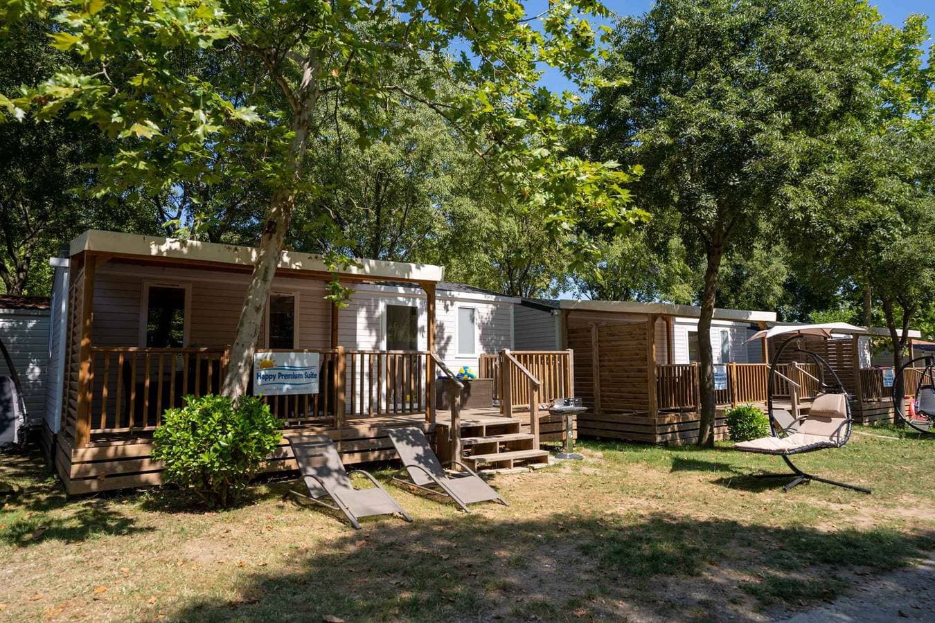Foto 3 von 49: Mobilehome mit Klimaanlage, Terrasse und Pool