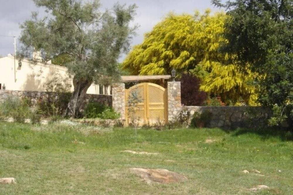 Foto 11 von 30: Fabulous Designer Villa, Own Pool And Gardens, Amazing Views Over Tavira To Sea