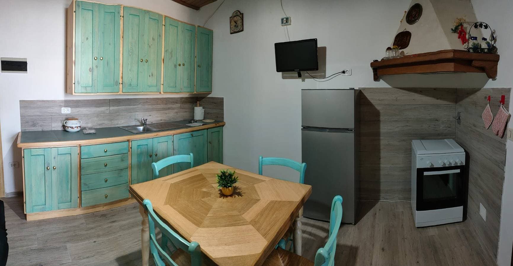 Foto 10 von 21: Ferienwohnung Perla Marina mit Garten und Terrasse