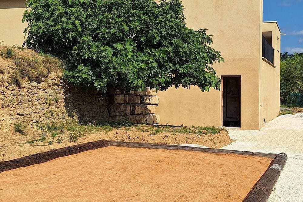 Foto 12 von 30: Superbe Villa Neuve et Belle Piscine au Pied des Cévennes !