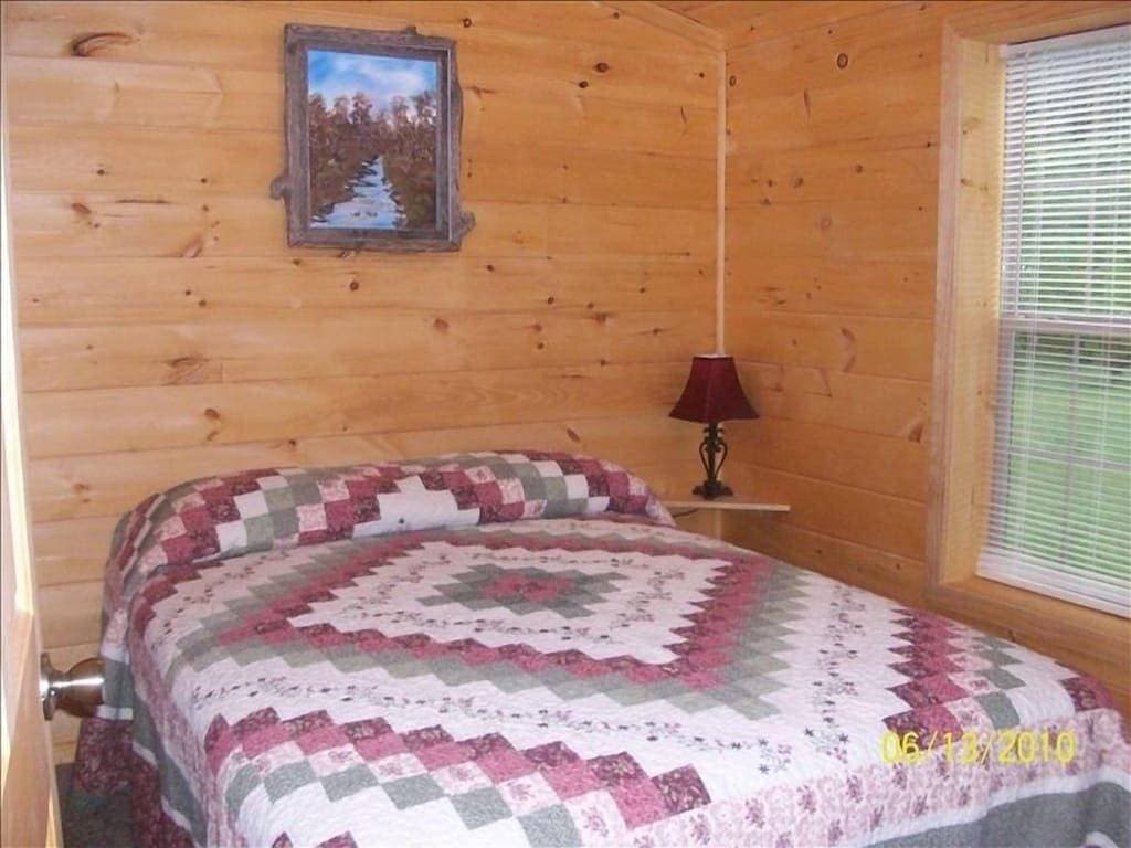 Foto 10 von 12: American Pines Cabin, 5 Meilen von Mt. Rushmore!