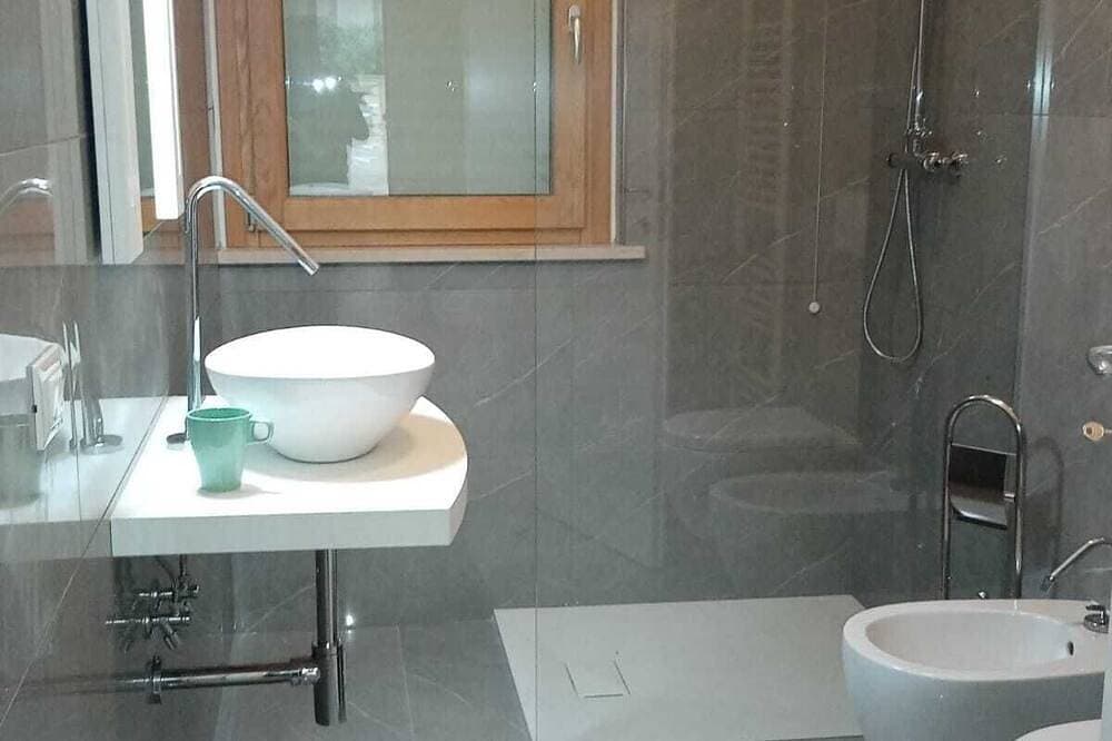 Foto 6 von 30: Nuovo Appartamentino a 50 mt dal Mare