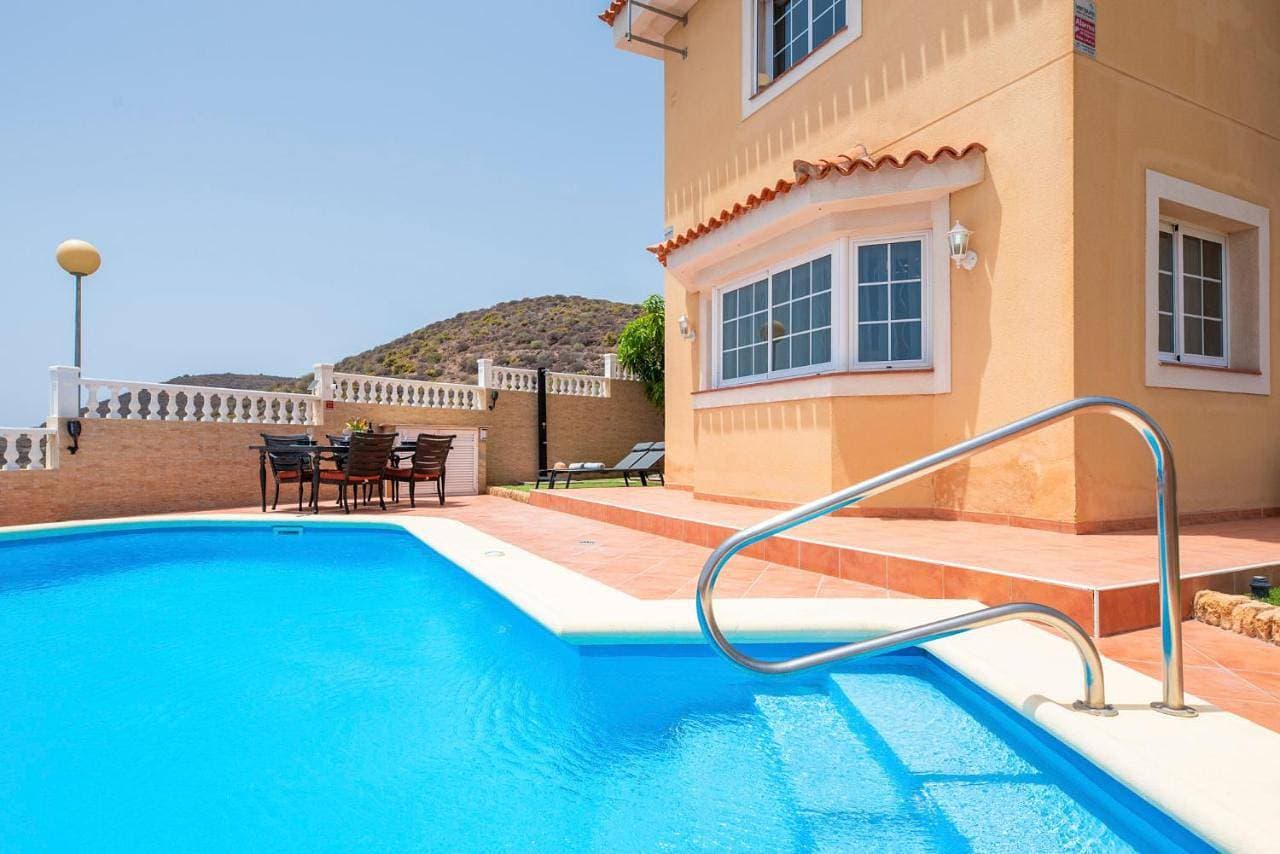 Foto 9 von 48: Villa with Private Pool