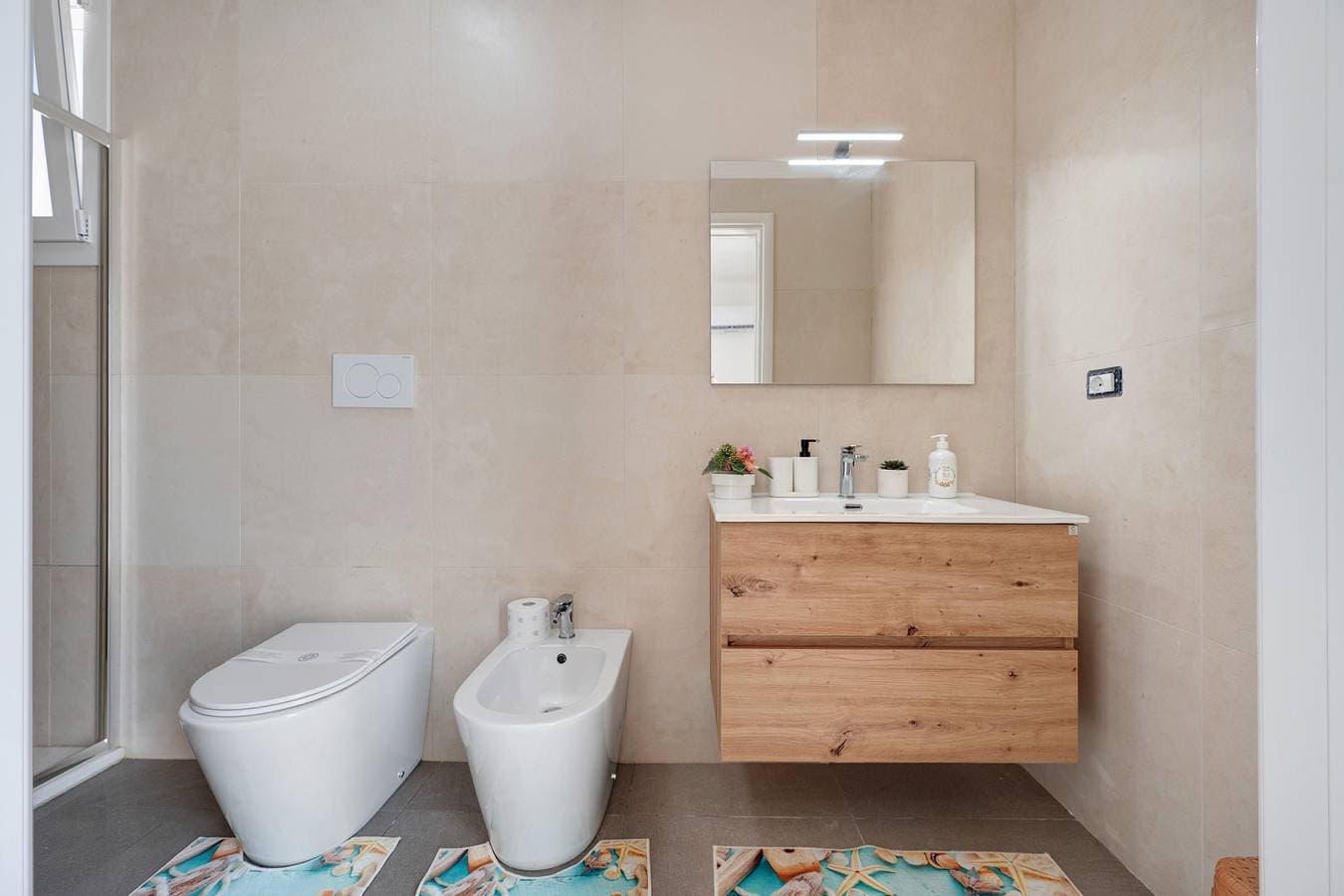 Foto 10 von 27: Ferienhaus 'Romantic Suite' mit Gemeinschaftsgarten, WLAN und Klimaanlage