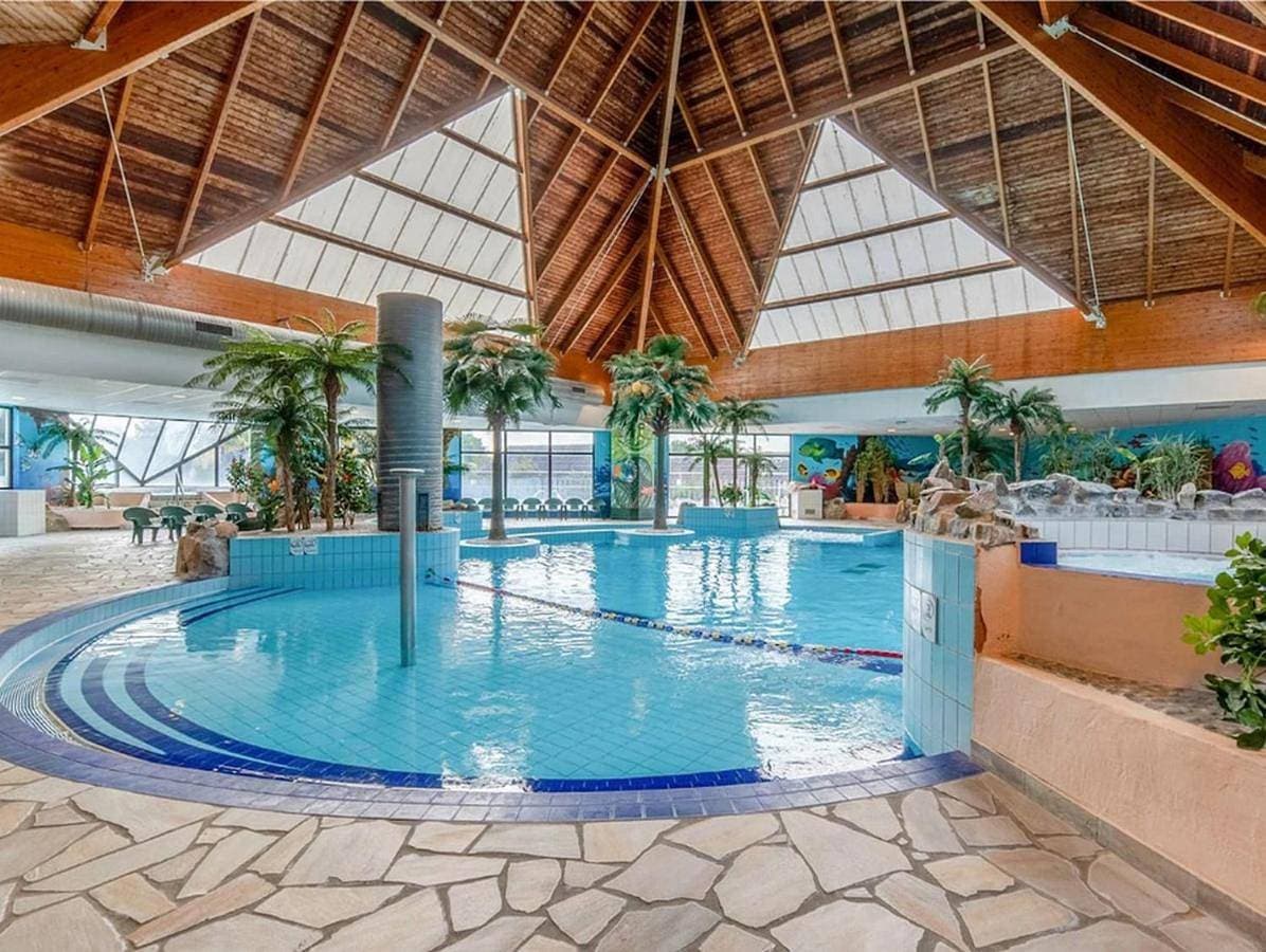 Cottage avec Parking gratuit - piscine et jeux 1