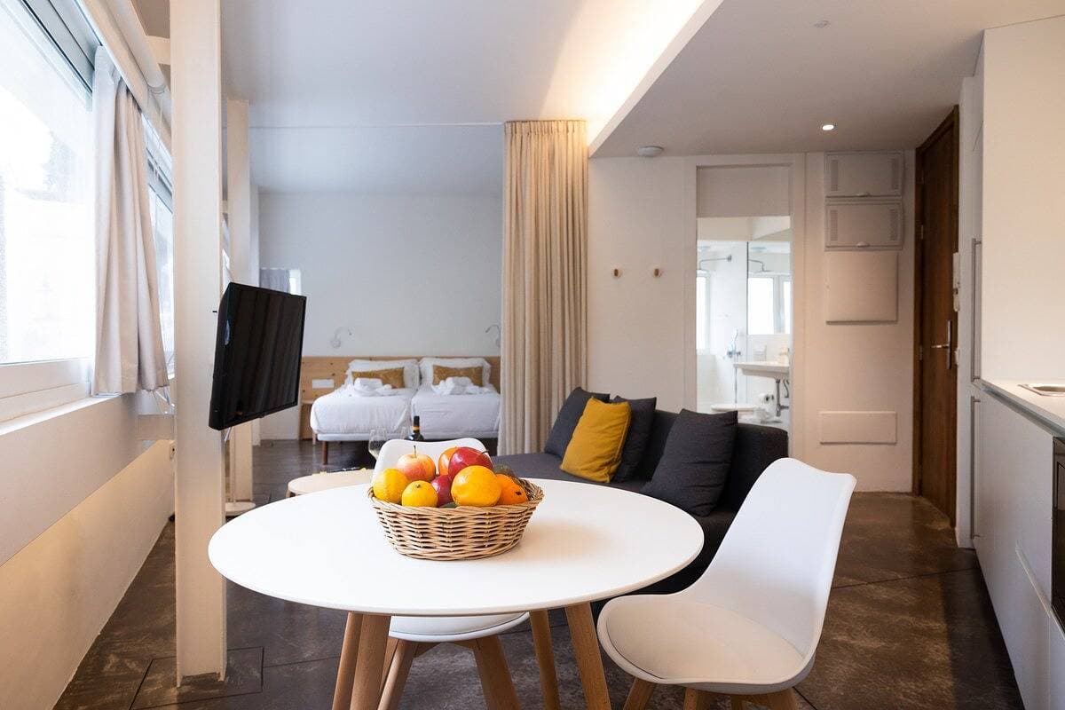 Foto 2 von 36: Ferienwohnung für 3 Personen mit Terrasse