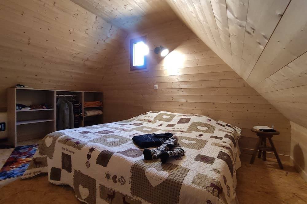 Foto 4 von 23: Kleines, unabhängiges Holzchalet mit Terrasse und Bergblick