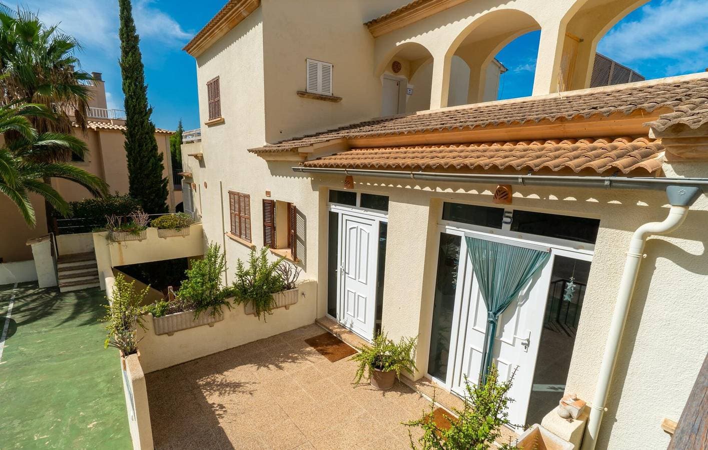 Apartment mit Meerblick, Terrasse und Grill - 2 km zum Ca Los Camps Strand 1