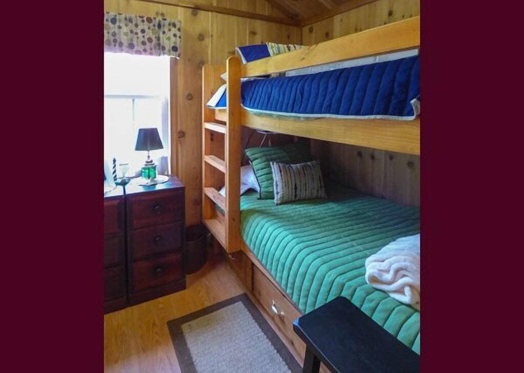 Foto 2 von 19: Die Trottage: \"Modernes 2 Schlafzimmer Seneca Lake Home\"
