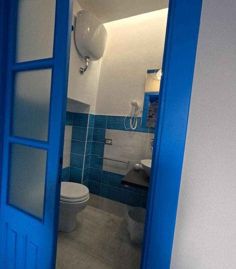 Foto 5 von 9: Double Room with Private Bathroom