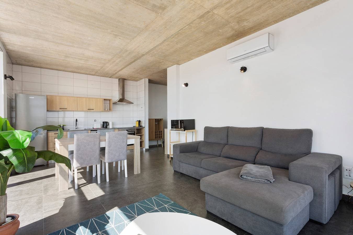 Foto 7 von 31: Apartment „Colina Do Sol 1“ mit Bergblick, WLAN und Klimaanlage