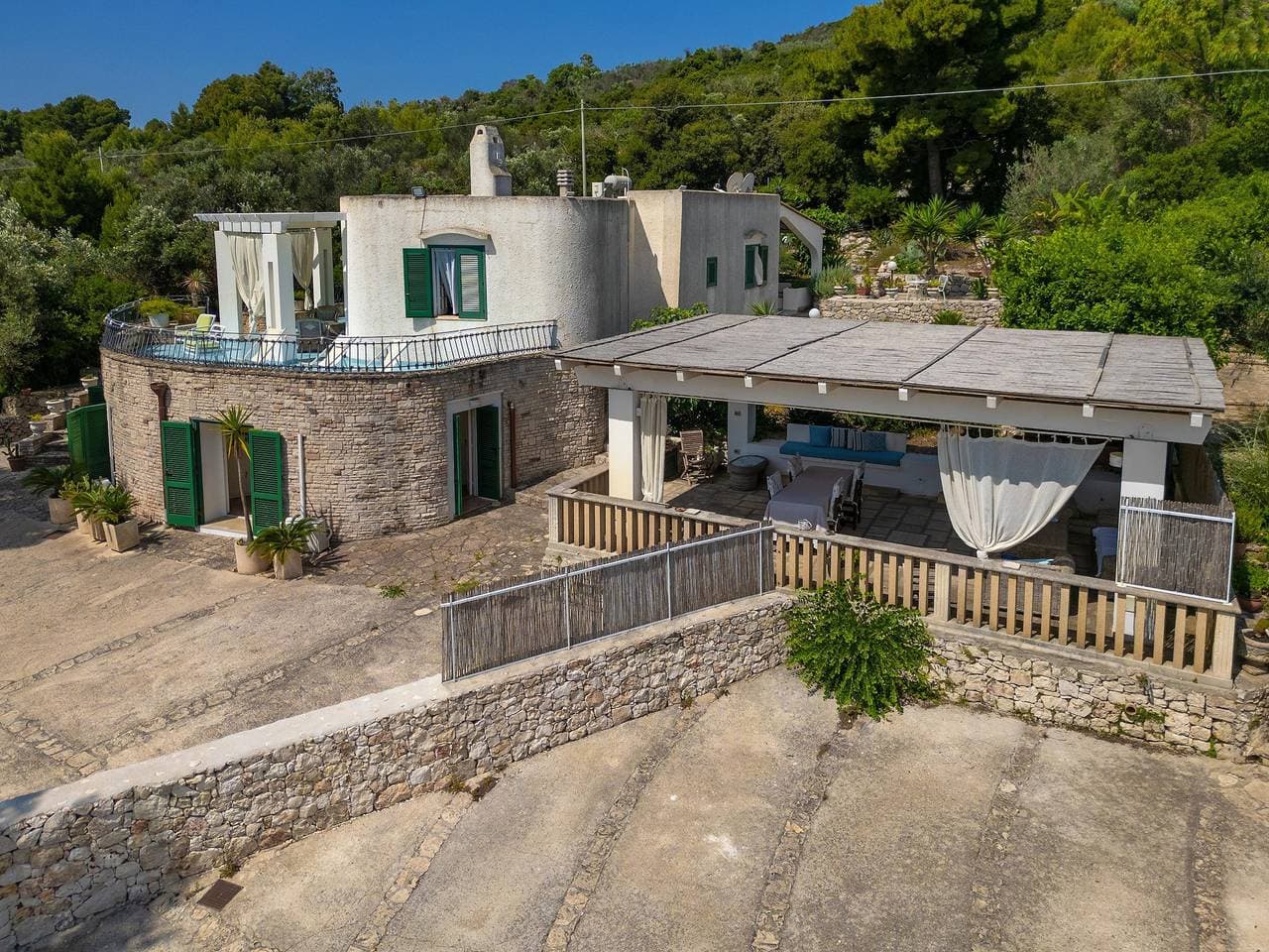 Foto 3 von 65: Villa für 8 Personen mit Terrasse