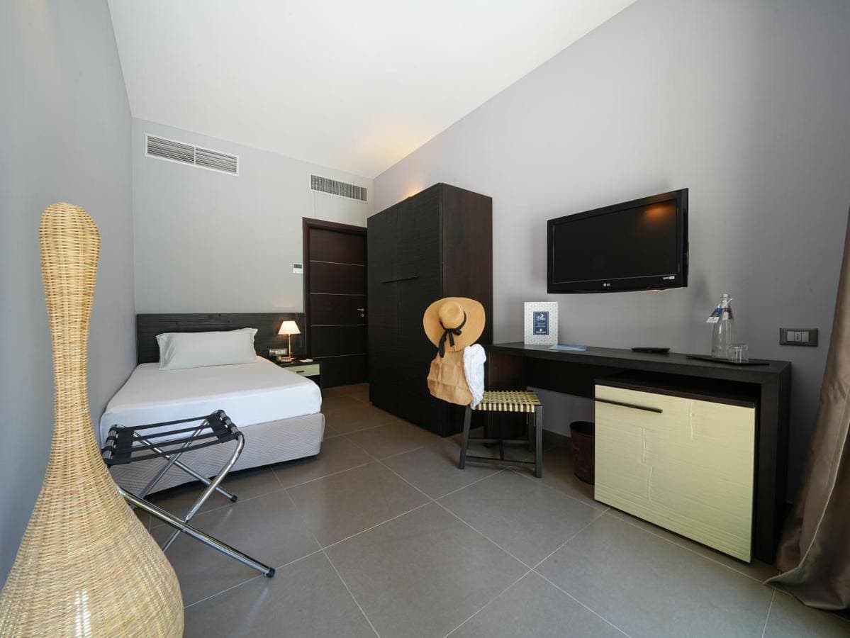 Foto 3 von 8: Family Room (2 Adults + 1 Child)