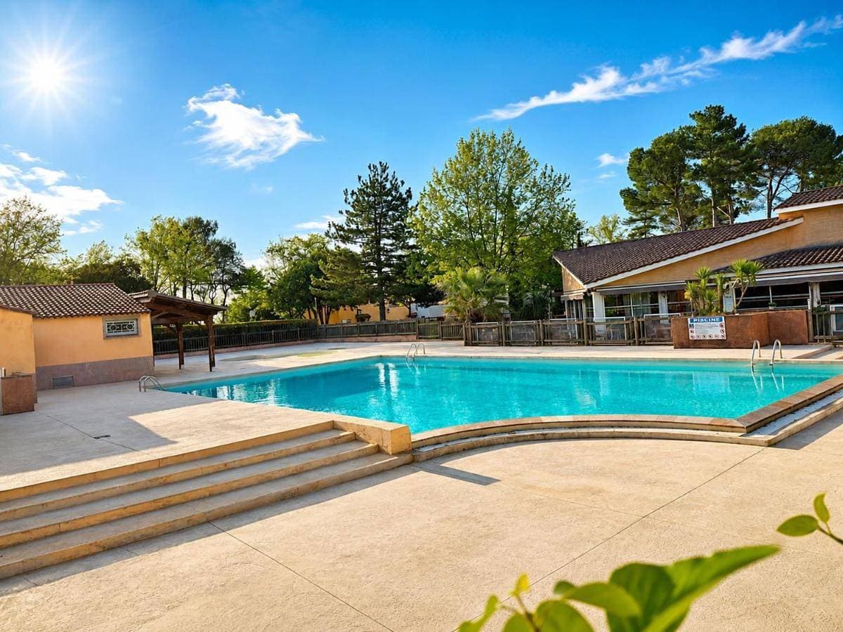 Maison climatisée avec piscine près Uzès et du Pont du Gard 1