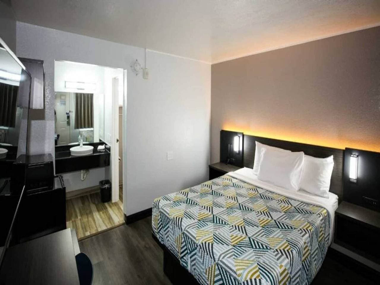 Foto 3 von 34: 1 Queen -bett | Ns | Mikrorge