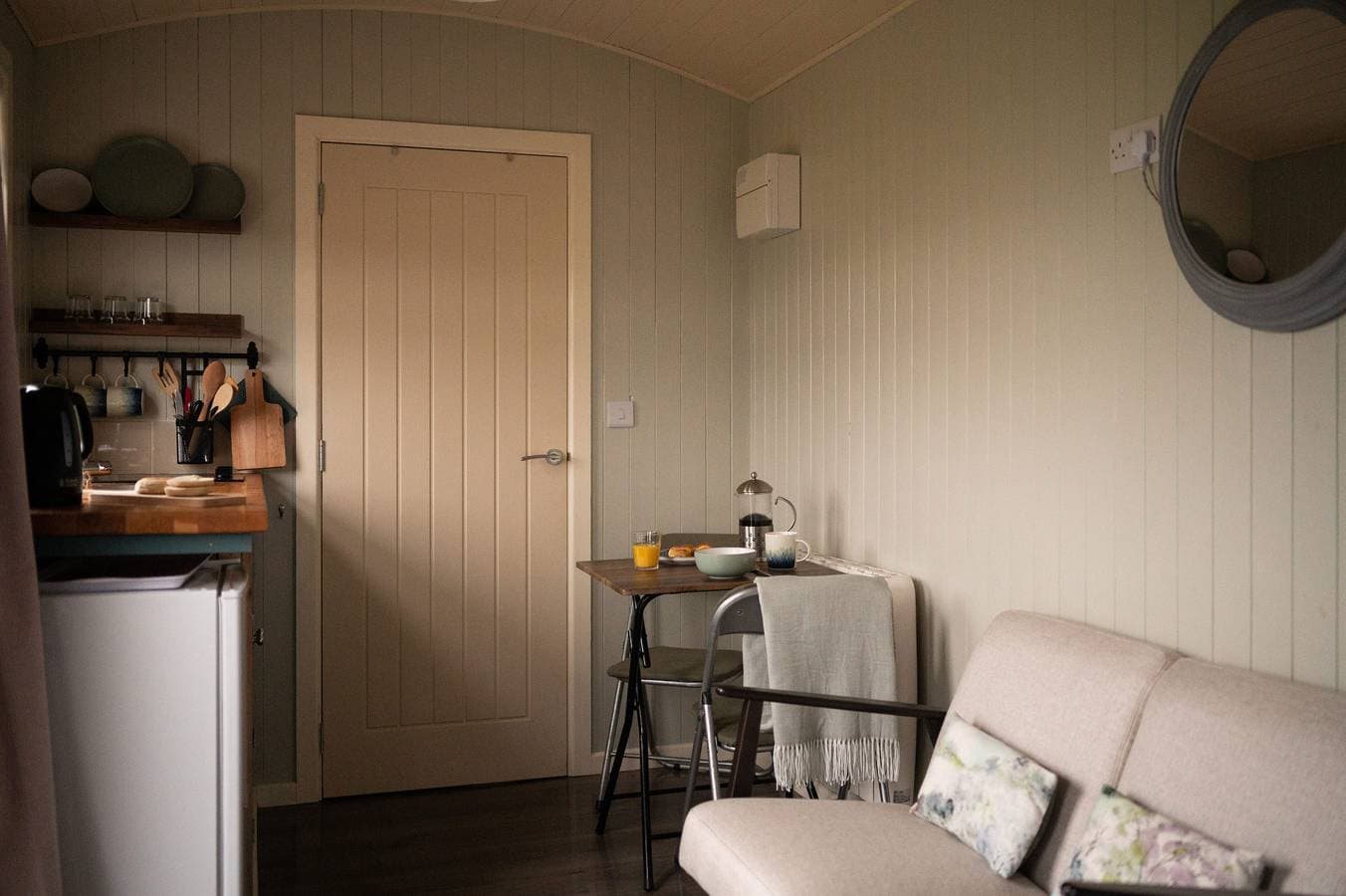 Foto 9 von 15: Blockhütte für 2 Personen mit Balkon