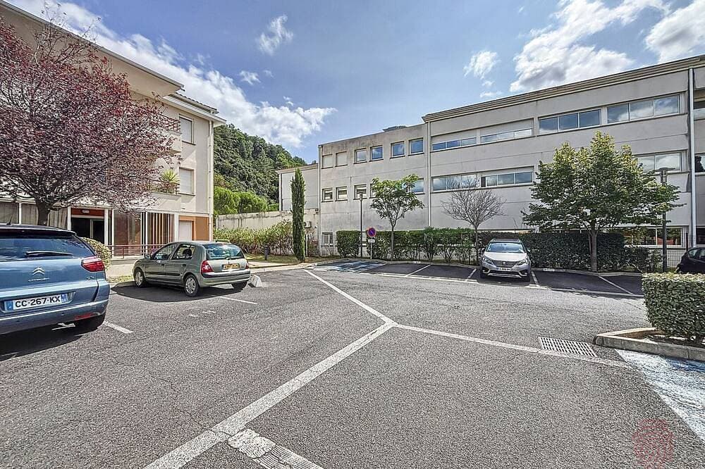 Foto 7 von 20: Gemütliche 2-Zi.-Wohnung mit Terrasse, Klimaanlage und WLAN, nah an Therme und Innenstadt