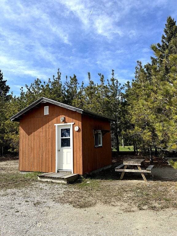 Cheerful cabin with free parking cabin 0 1