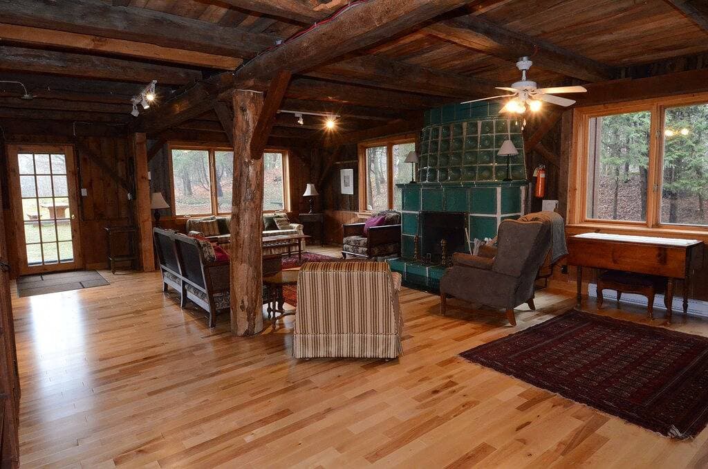 Foto 3 von 28: Die Scheune - ein Treffpunkt, 80 Hektar am Gatineau Park